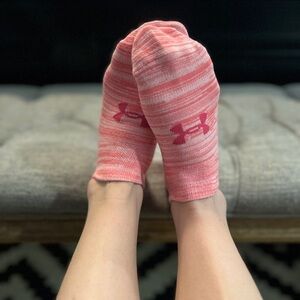 Women’s Under Armour Pink Marled No-Show running socks